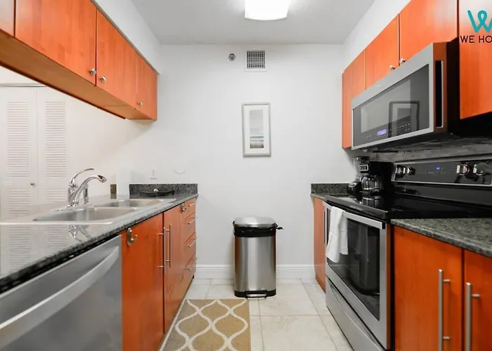 Amazing 3Br Condo At Brickell With City Views